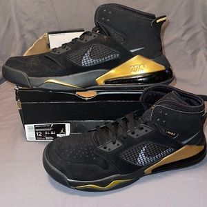 NEW Jordan Mars 270 Black Gold Size 12 CD7070-007